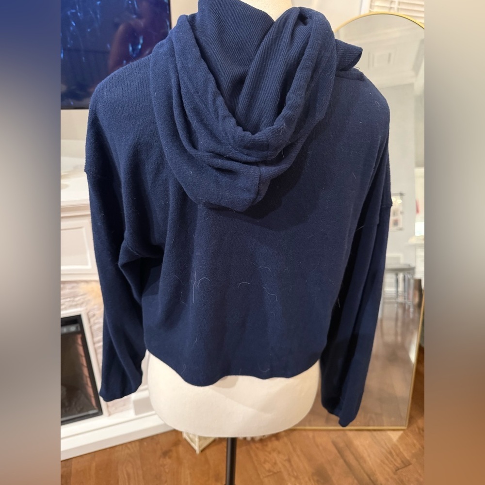 BNWT SUPER SOFT Navy Blue Lightning Bolt Hoodie Sweater Great Gift - Picture 4 of 7